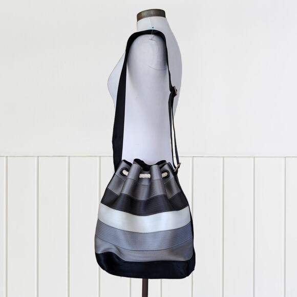 HARVEYS Disney Steamboat Willie Berkeley Bucket Tote Gray Seatbelt Bag - Picture 4 of 15